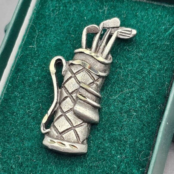 VTG Pewter Golf Club Bag Lapel Pin Brooch 1.5" Diamond Cut Accents Original Box - Picture 1 of 7